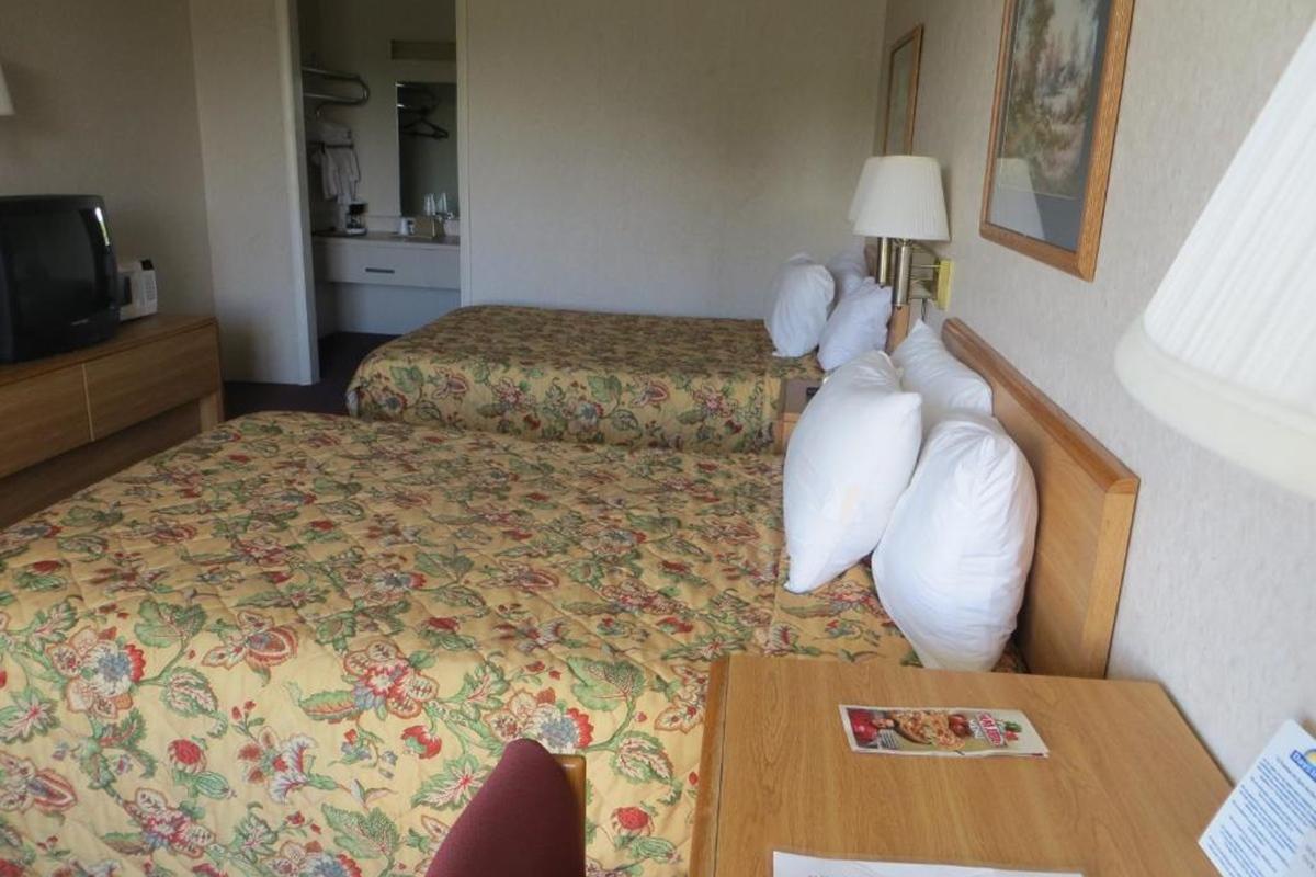 Knights Inn Newport Esterno foto