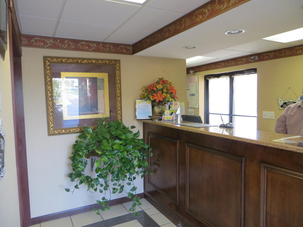 Knights Inn Newport Esterno foto